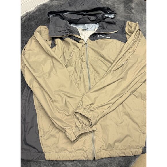 Columbia Men’s Large Rain Jacket with Fold Away Hood! - Picture 1 of 4